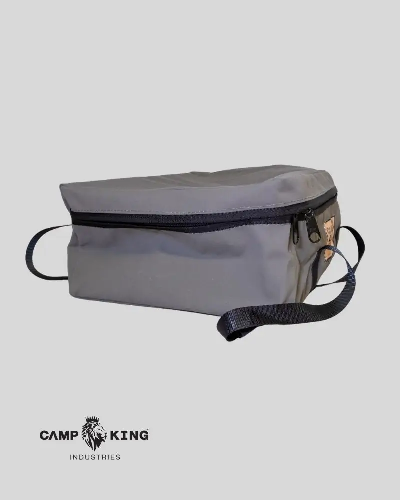 Camp King Medium Canvas Travel Bag - Image 2