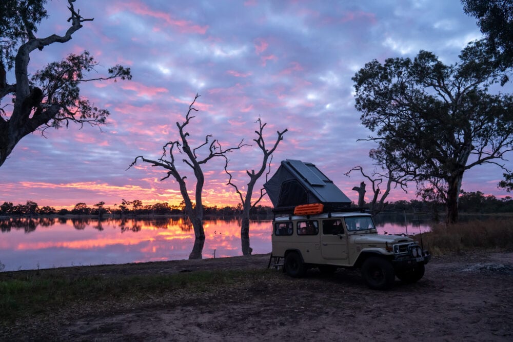 hardshell roof top tent